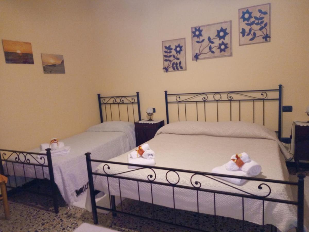 L'Agrifoglio Di Emy Bed and Breakfast Guspini Eksteriør billede