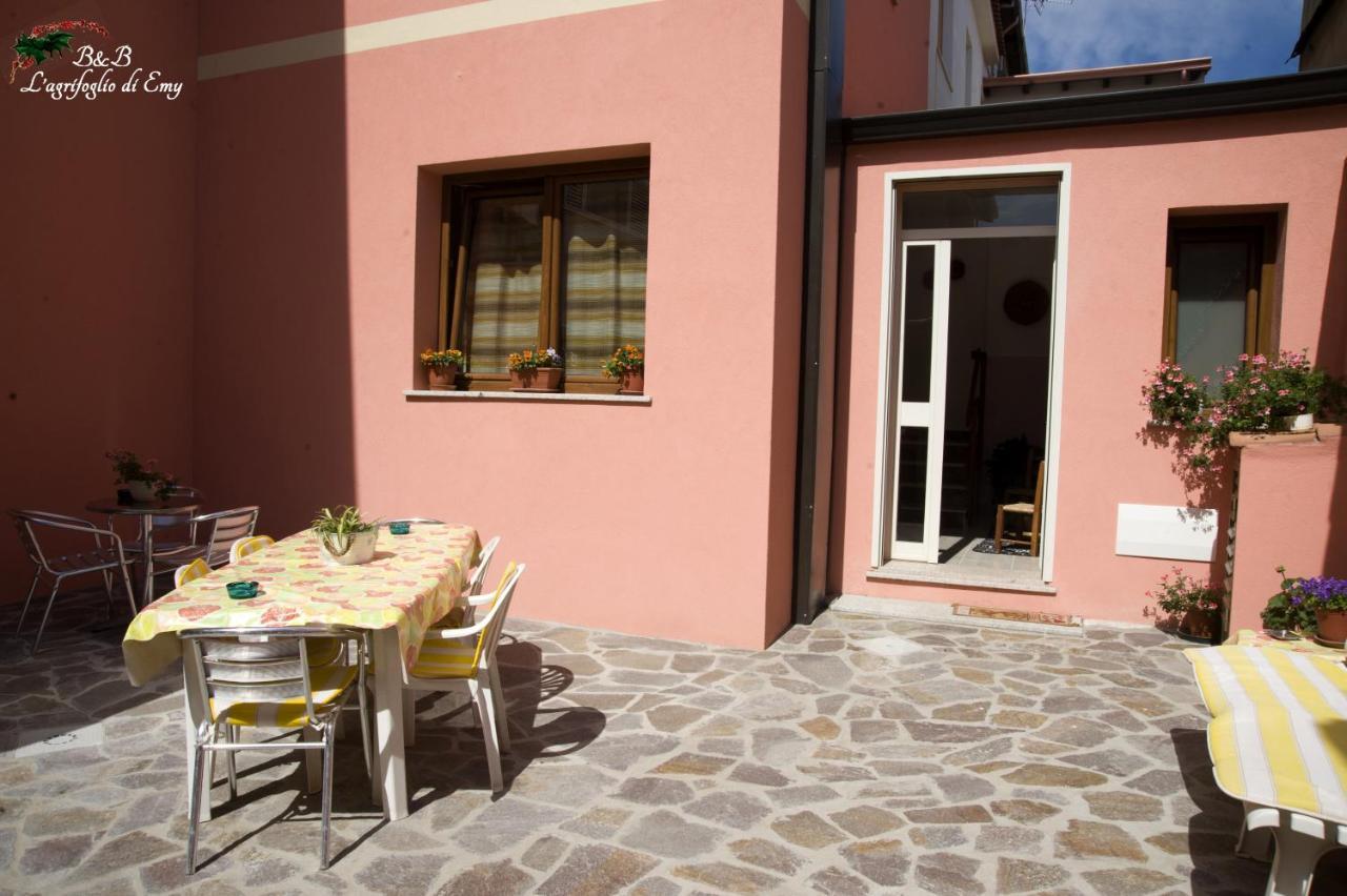 L'Agrifoglio Di Emy Bed and Breakfast Guspini Eksteriør billede