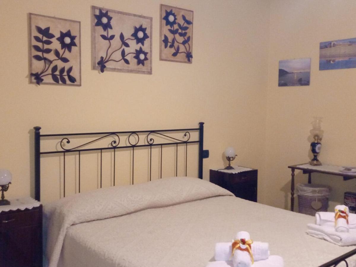 L'Agrifoglio Di Emy Bed and Breakfast Guspini Eksteriør billede