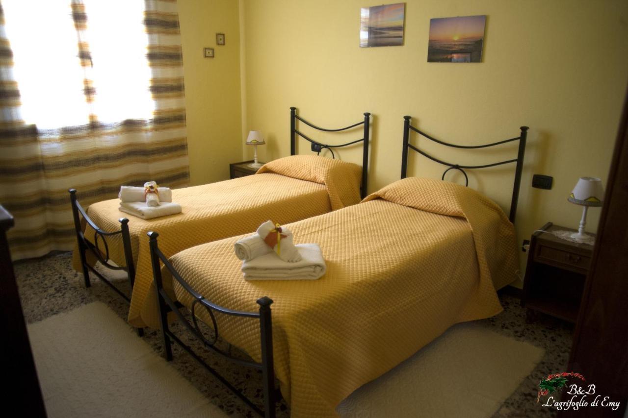 L'Agrifoglio Di Emy Bed and Breakfast Guspini Eksteriør billede