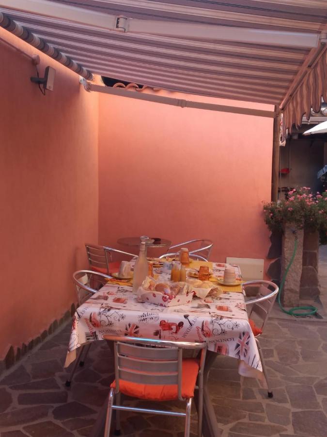 L'Agrifoglio Di Emy Bed and Breakfast Guspini Eksteriør billede