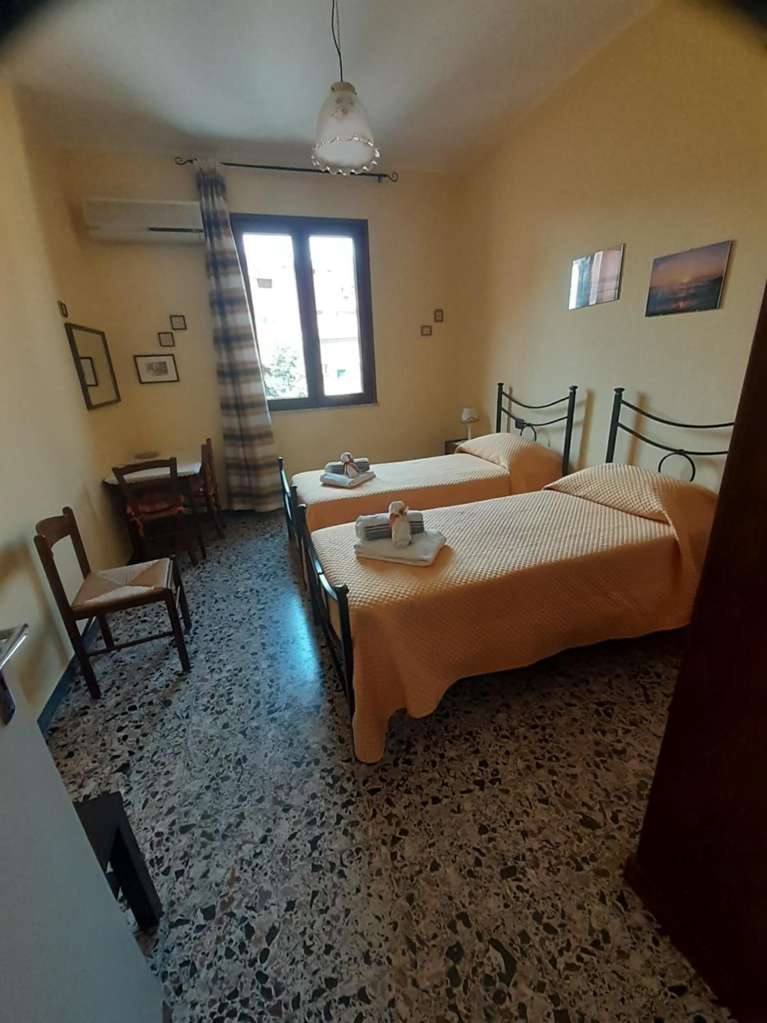 L'Agrifoglio Di Emy Bed and Breakfast Guspini Eksteriør billede